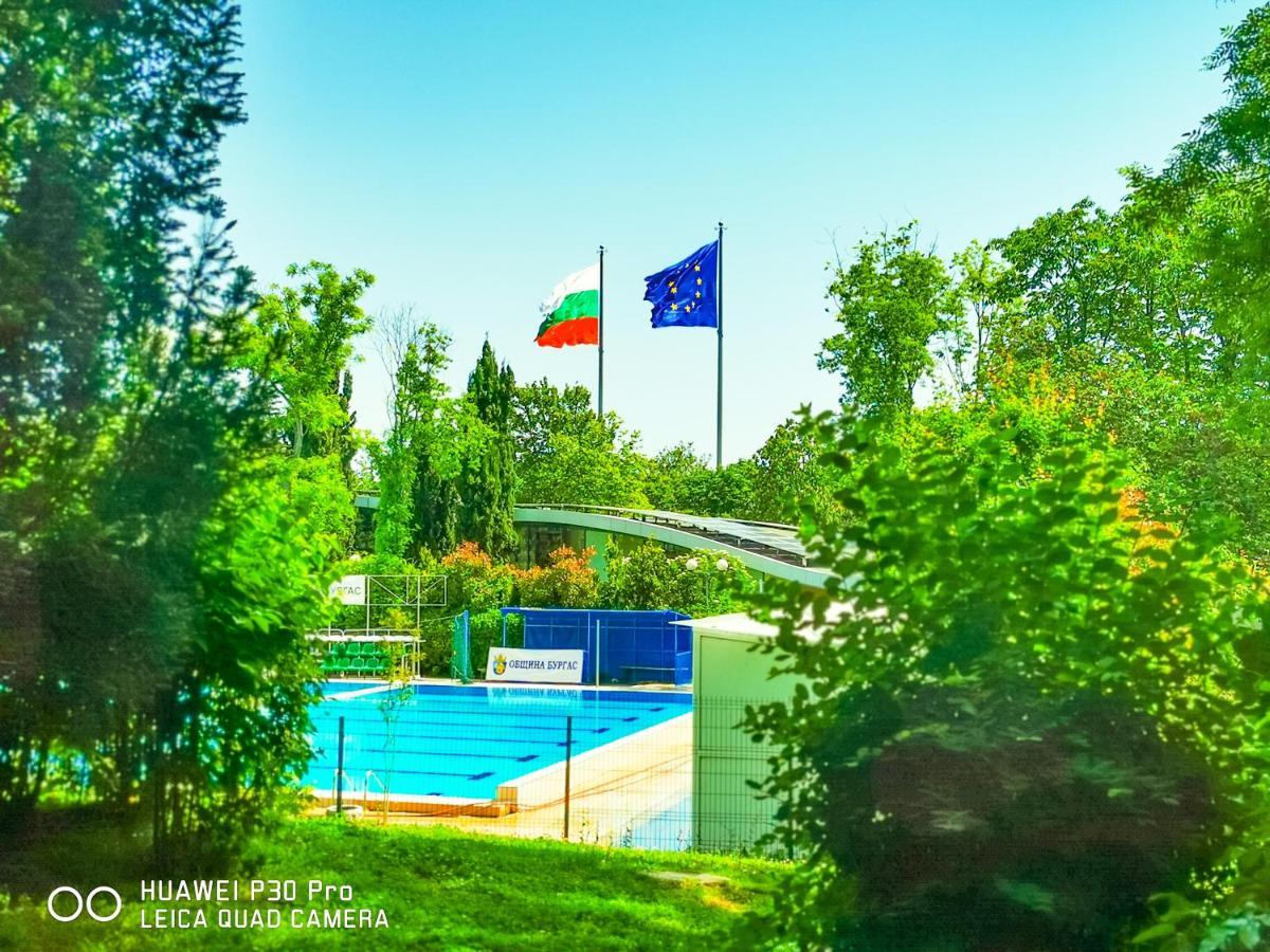 Luxury Apartments Alix Burgas Екстер'єр фото