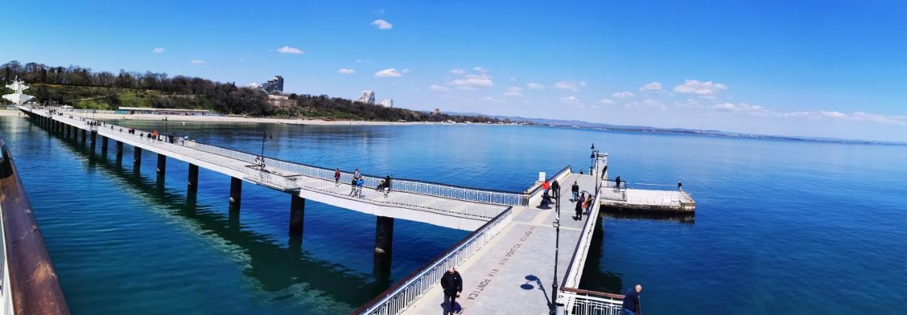 Luxury Apartments Alix Burgas Екстер'єр фото